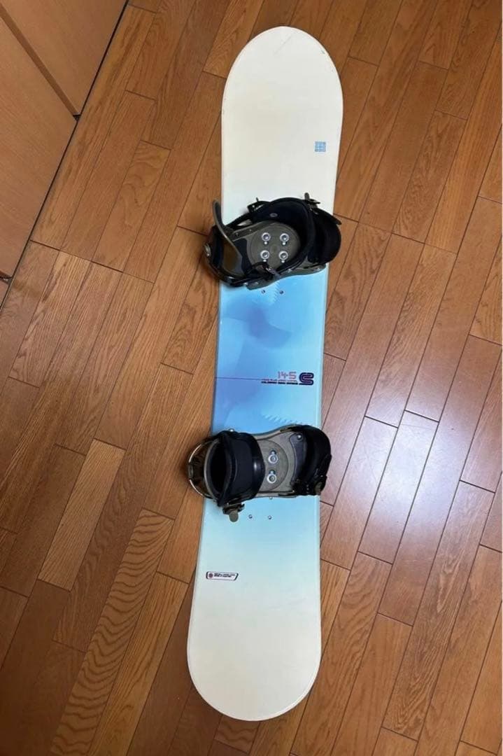 ビンディング付きスノーボード➕手首用プロテクターのセット