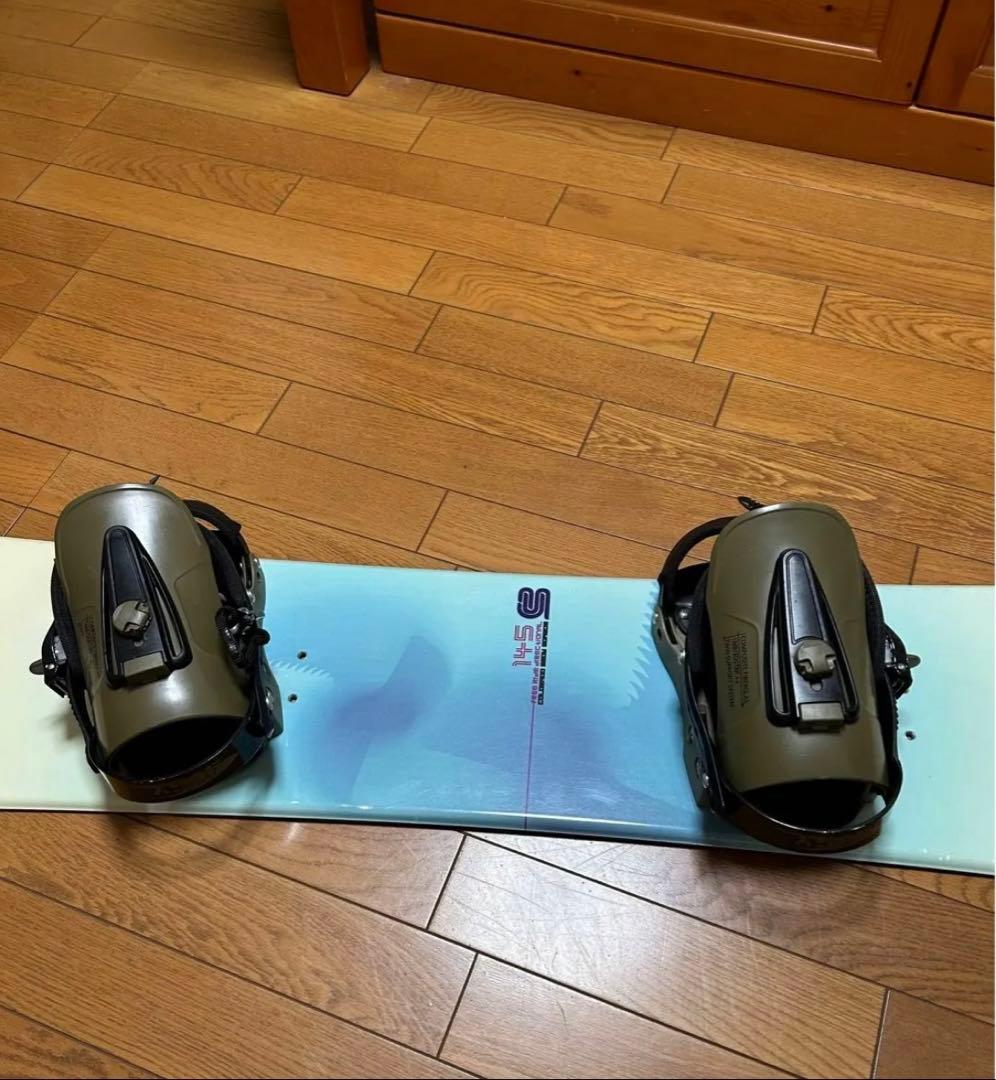 ビンディング付きスノーボード➕手首用プロテクターのセット