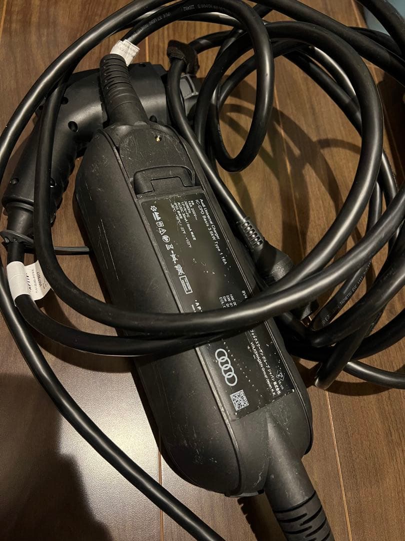 e-tron 電気自動車 充電器 Q8 Q4