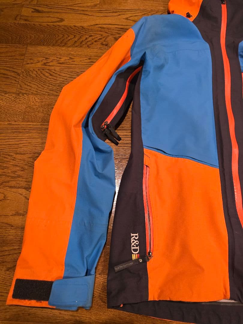 ピークパフォーマンス　ヘリグラビティ　上下セット