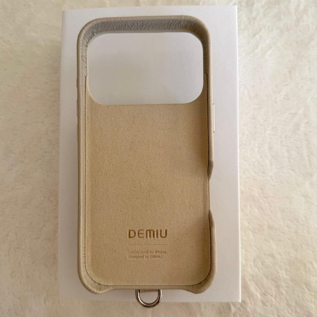 DEMIU 未使用 iPhone17Pro スマホケース ベージュ BALLON