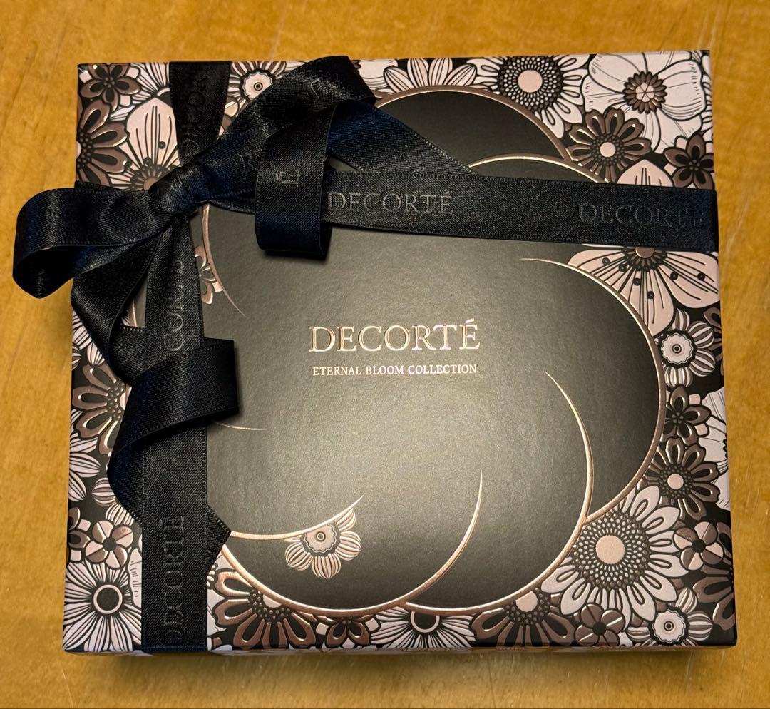 コスメデコルテ クリスマスコフレ 2025 ギフトリボン付き コスデコ