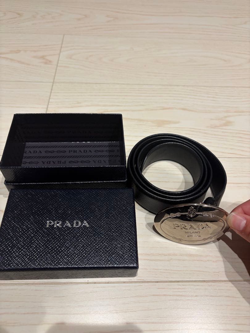 PRADA ブラックレザー ベルト　ユニセックス