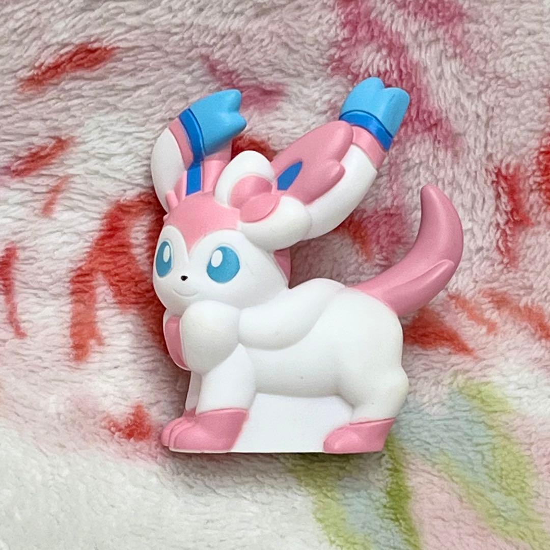 ポケモンキッズ ニンフィア 指人形 ミニフィギュア - メルカリ