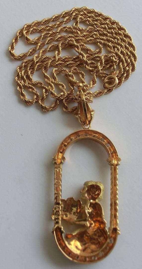 ペンダント乙女像