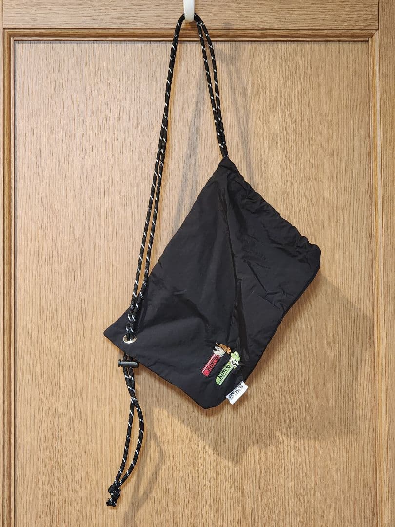 イアパピヨネ　ペッツリュックサック　ミニポーチ付き　黒