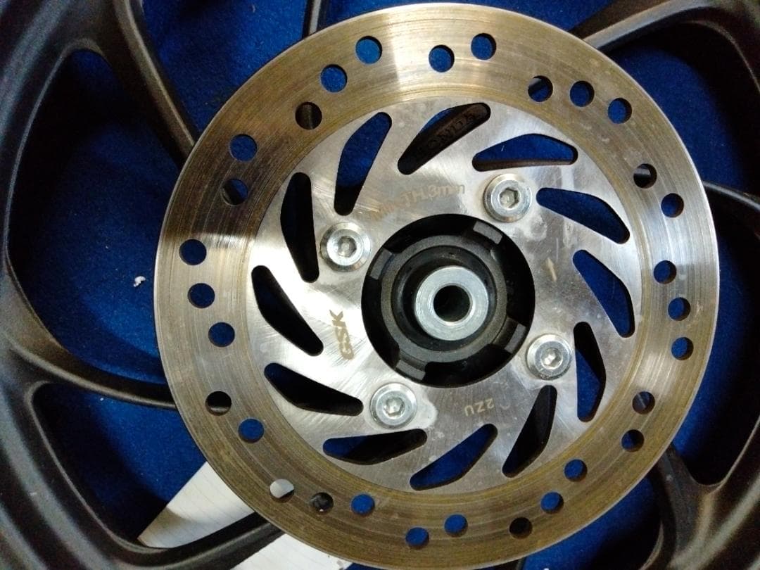 ホンダDio 110 バイクのタイヤとホイールブラックスポークホイールセット