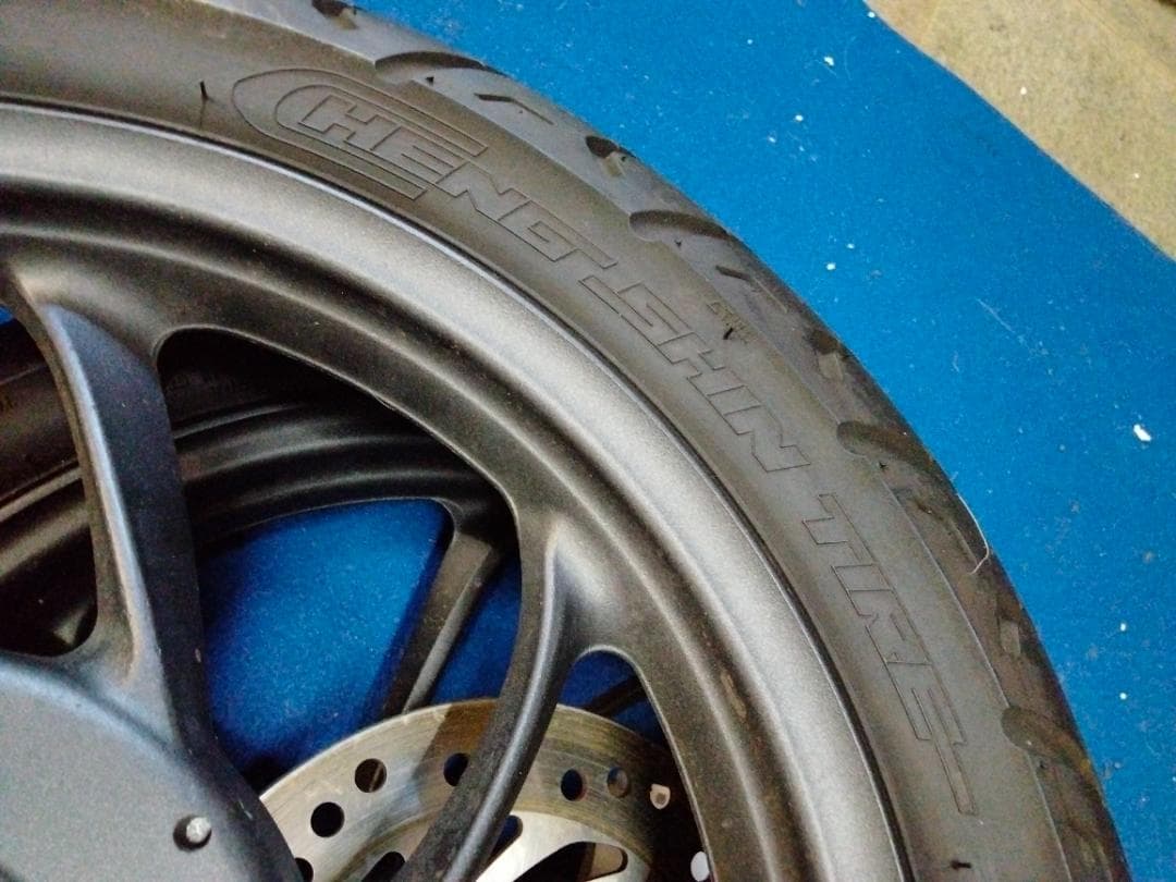 ホンダDio 110 バイクのタイヤとホイールブラックスポークホイールセット