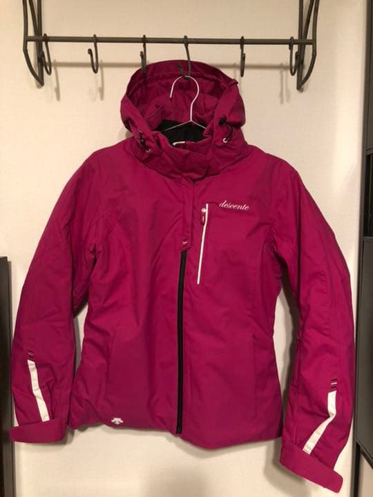 DESCENTEのスノーボードジャケット