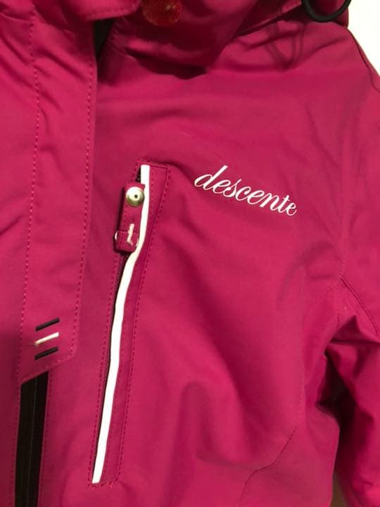 DESCENTEのスノーボードジャケット