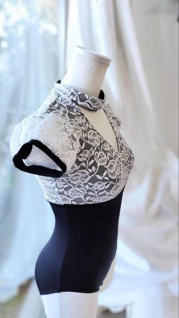 黒に白のチューリップ花レースがゴージャスなチョーカー娘役レオタードS～Mサイズ