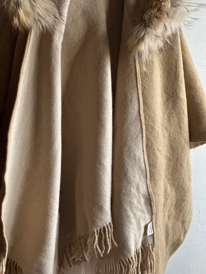 グレースコンチネンタルリアルファー付きポンチョストール ベージュ