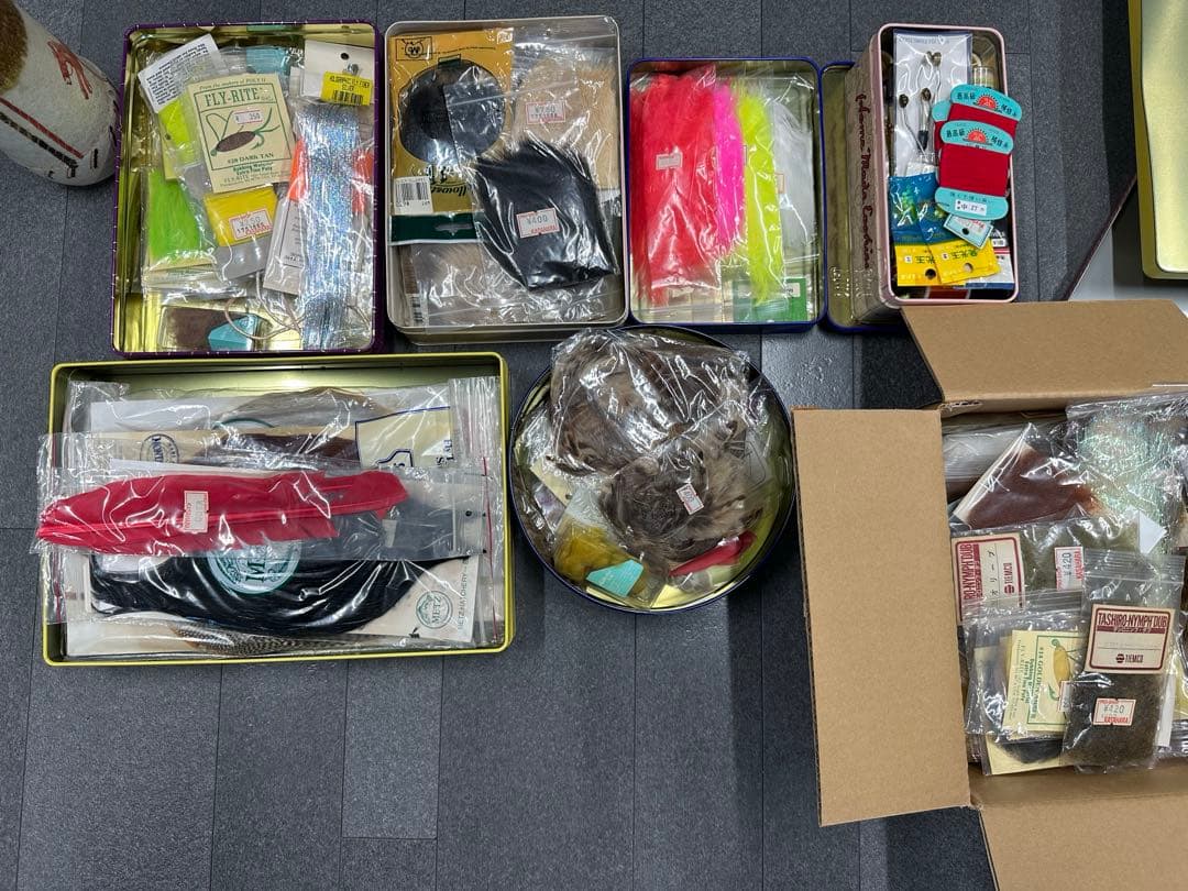 フライマテリアルセット 多様なアイテム　釣り　まとめ売り　羽　釣具　仕掛け　自作