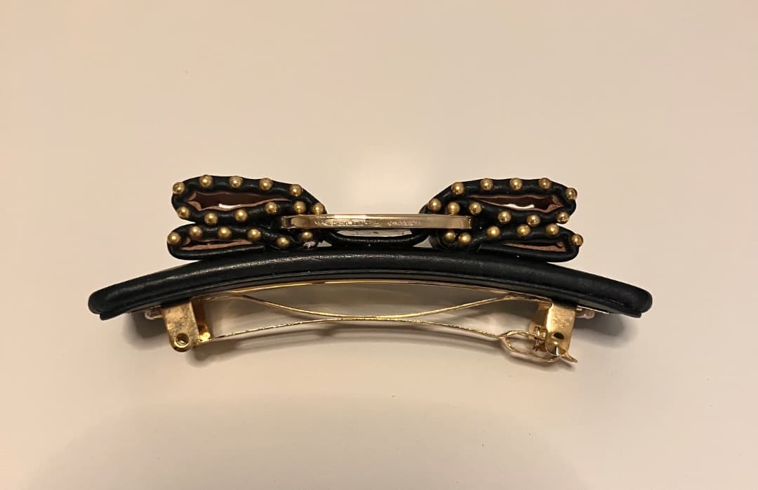 【美品】フェラガモバレッタスタッズつきヘアーアクセサリー