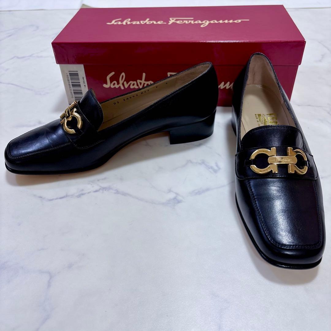 未使用級 Ferragamoガンチーニ ローファー 黒 7C 23.5cm