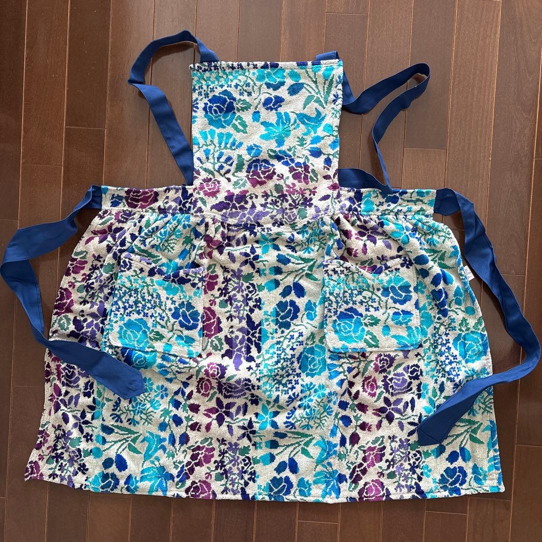 未使用 タオルサロン カラカラ エプロン 花柄 綿 コットン 青 ブルー系