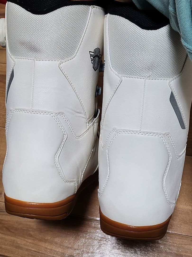 SALOMON ビンディング&DEE-LUXE 白色ブーツ セット&スキーウェア