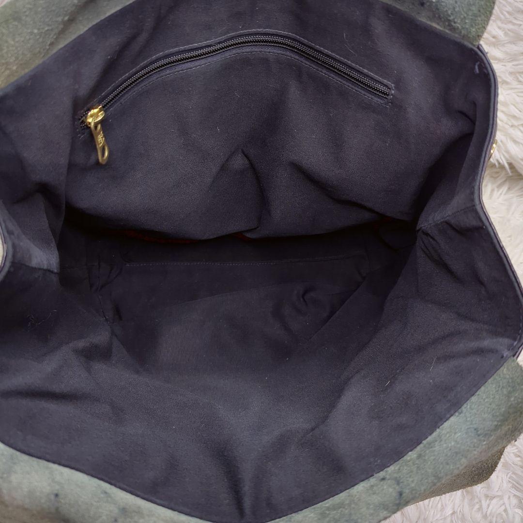 美品✨イルビゾンテ リュック オールレザー 黒 A4可 ロゴ型押し ゴールド金具