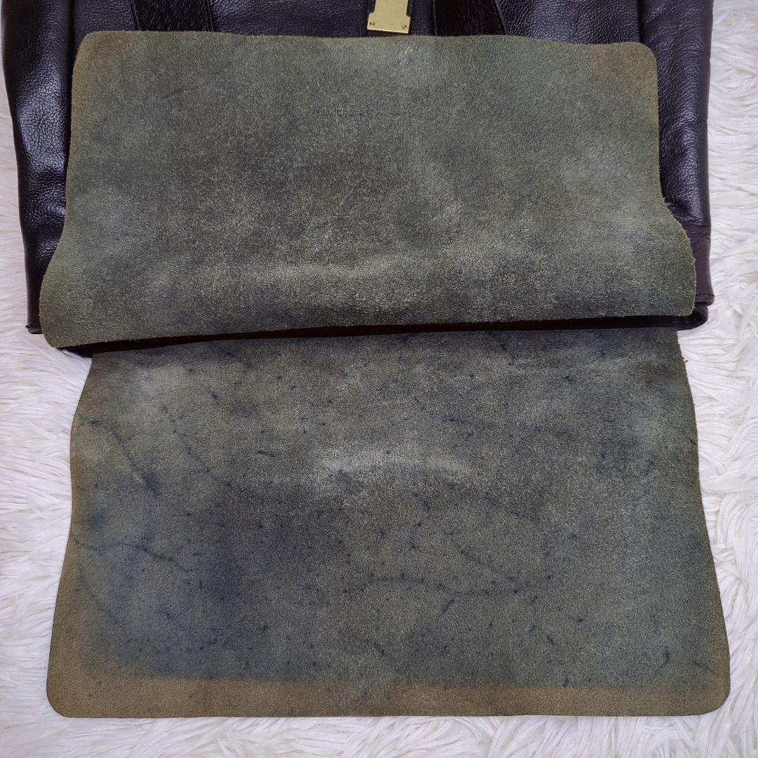 美品✨イルビゾンテ リュック オールレザー 黒 A4可 ロゴ型押し ゴールド金具