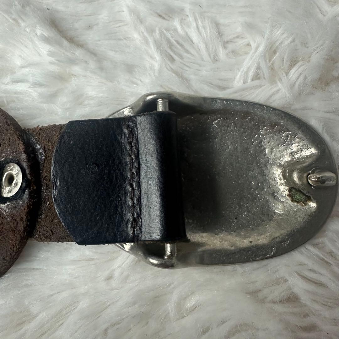 ヴィヴィアン レザーベルト フラワーデザイン オーブ型押印 - メルカリ