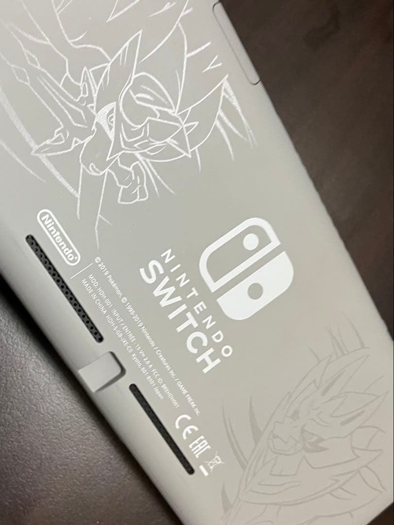 ニンテンドー switch Lite　本体　　ポケモンモデル