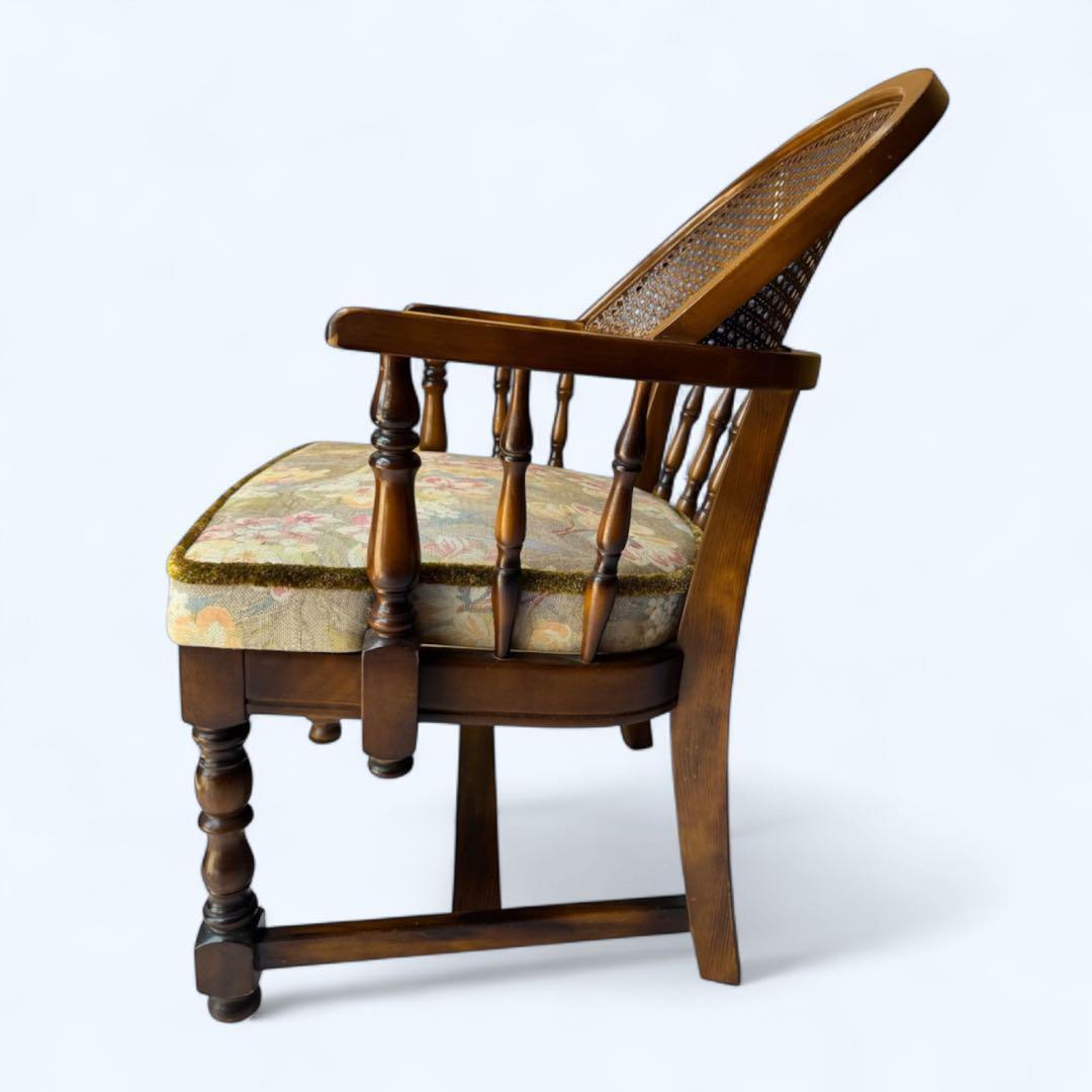 カリモク　コロニアル　アームチェア　ラタン　花柄