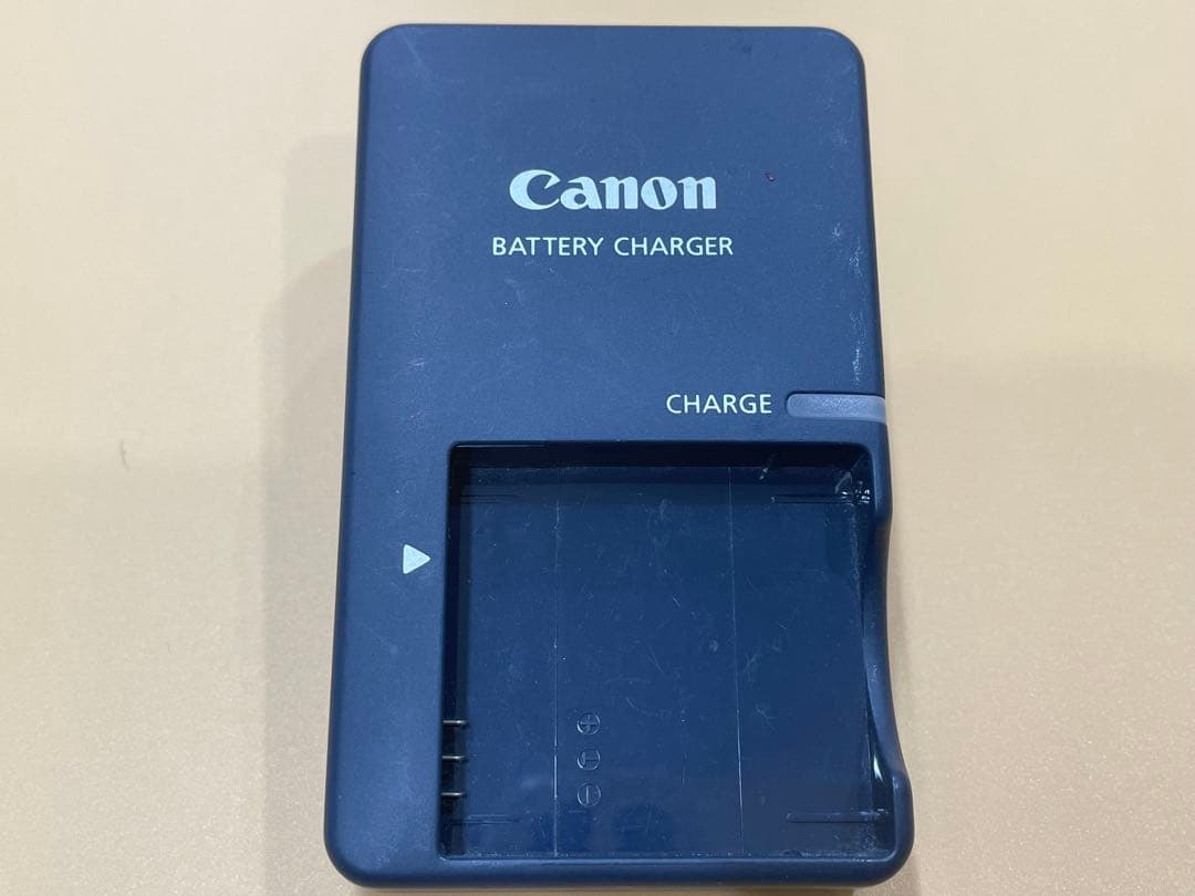 【美品】Canon キャノン IXY210F デジタルカメラ　充電器 保存袋付き