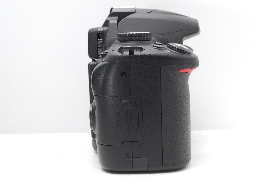 【新品級ショット数の美品】Nikon D5000　スマホ転送　動画と自撮りもOK