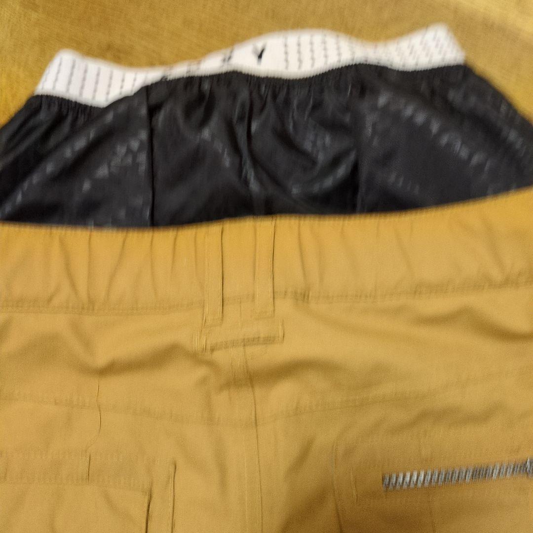 【美品】ROXY　スノボウェア　上下セット　Ｓ　総柄　　　キャメルブラウン