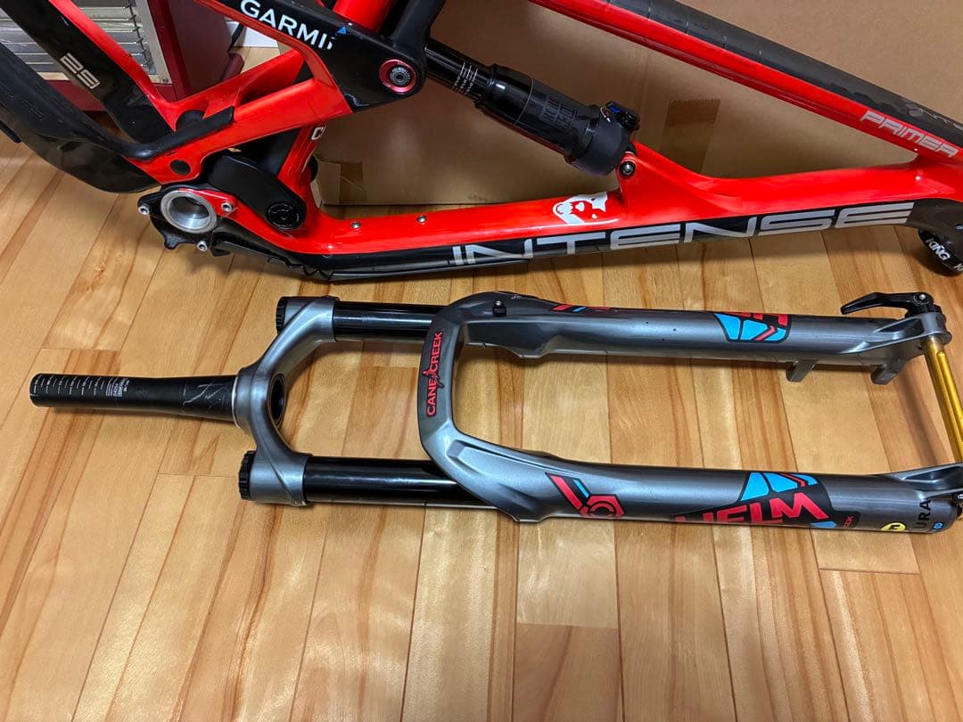 INTENSE PRIMER29 Mサイズ　フロントフォーク付