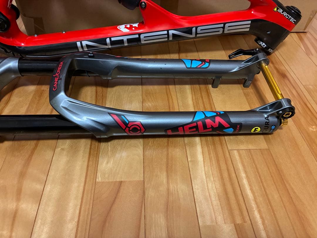 INTENSE PRIMER29 Mサイズ　フロントフォーク付