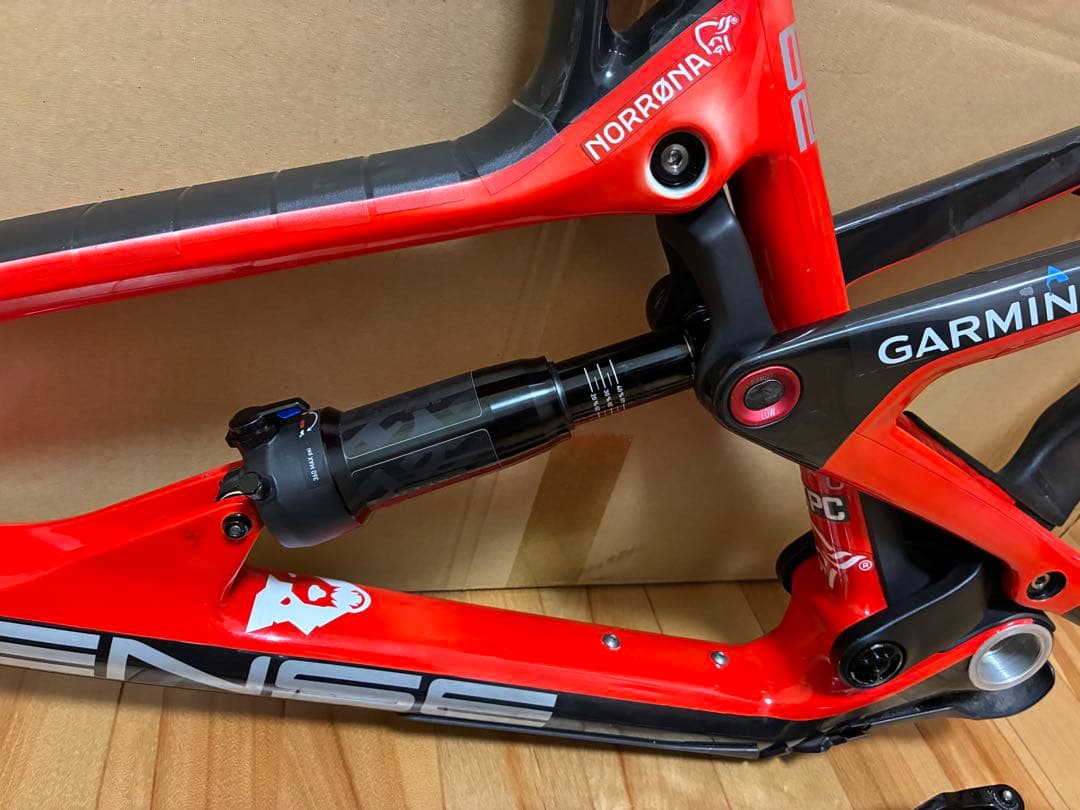 INTENSE PRIMER29 Mサイズ　フロントフォーク付