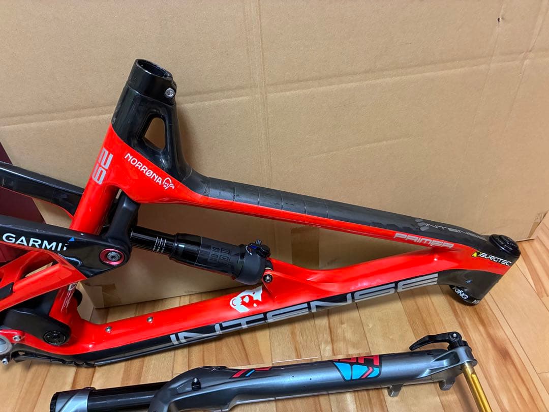 INTENSE PRIMER29 Mサイズ　フロントフォーク付