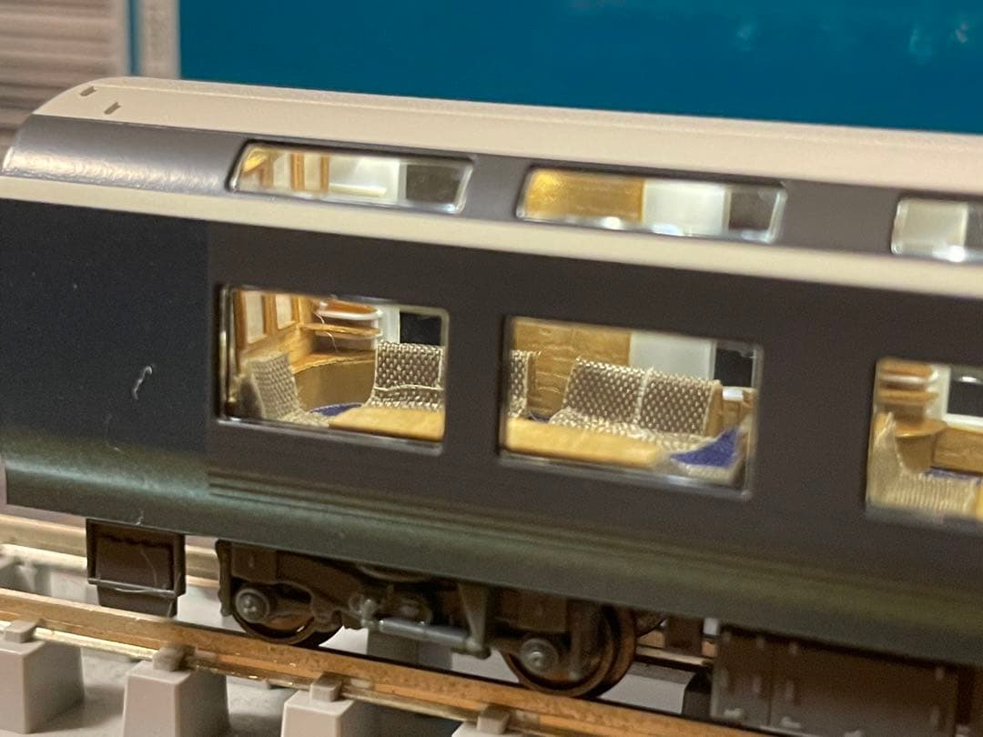 KATO E261系「サフィール踊り子」室内灯・内装ステッカー付 - メルカリ