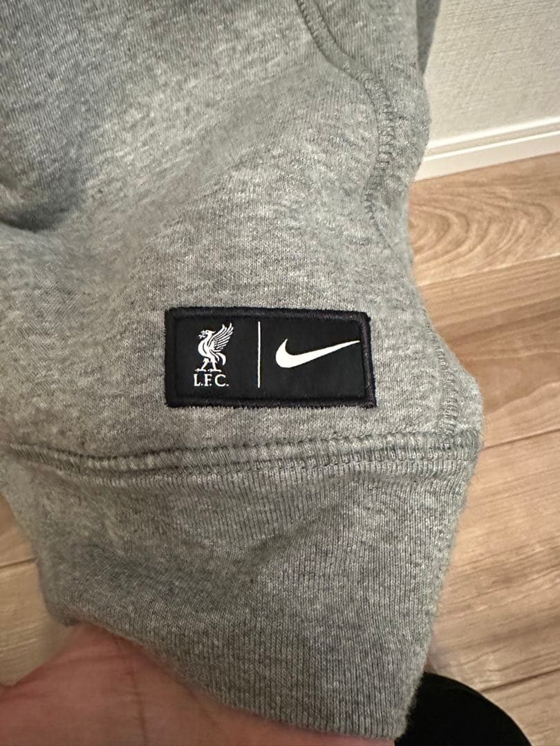 NIKE リバプール 21/22シーズン プルオーバーフーディ