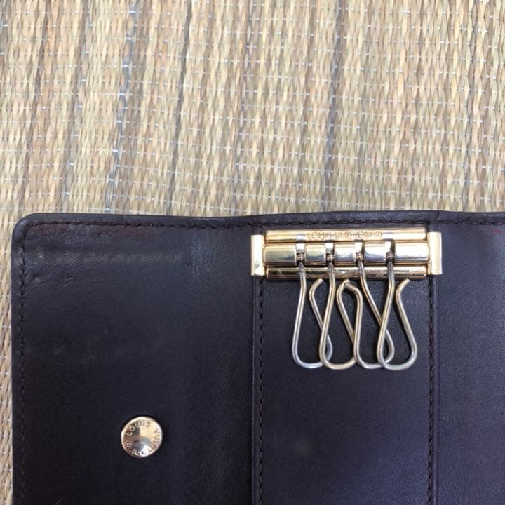 ルイヴィトン キーケース ヴェルニ