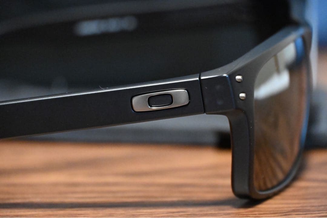 オークリー サングラス（偏光レンズ）OAKLEY HOLBROOK(A)