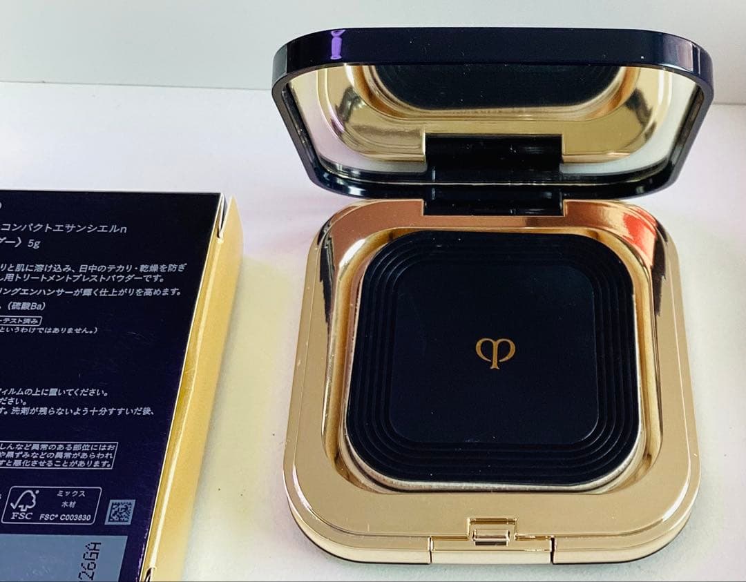 clé de peau Refining Pressed Powder