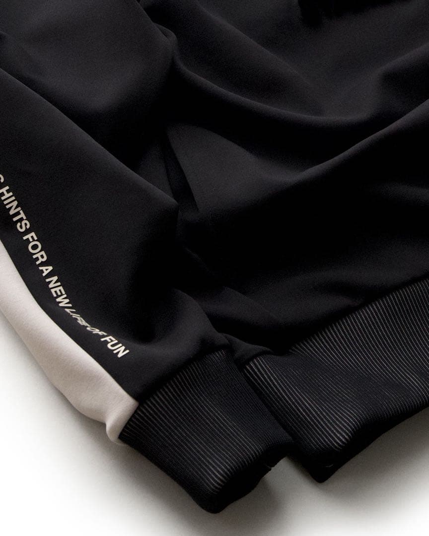 週末限定価格【新品】8ヤーズ ♪FilledCB モックネックトレーナー M