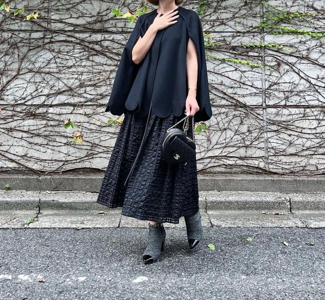 シーニュ cygne スカラップケープ　Sophie ブラック