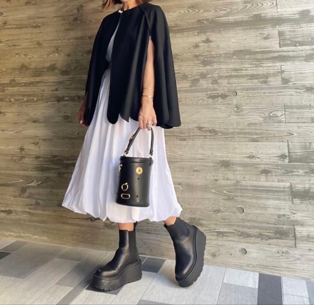 シーニュ cygne スカラップケープ　Sophie ブラック