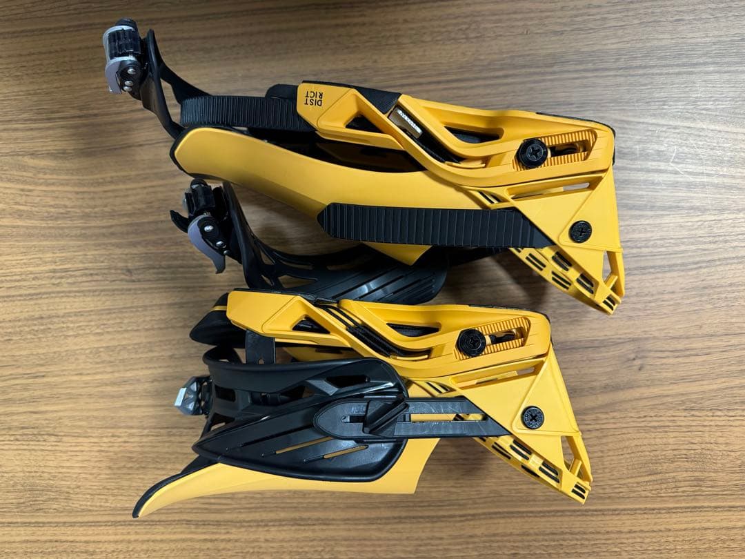 【1回のみ 使用】 SALOMON DISTRICT Mサイズ YELLOW