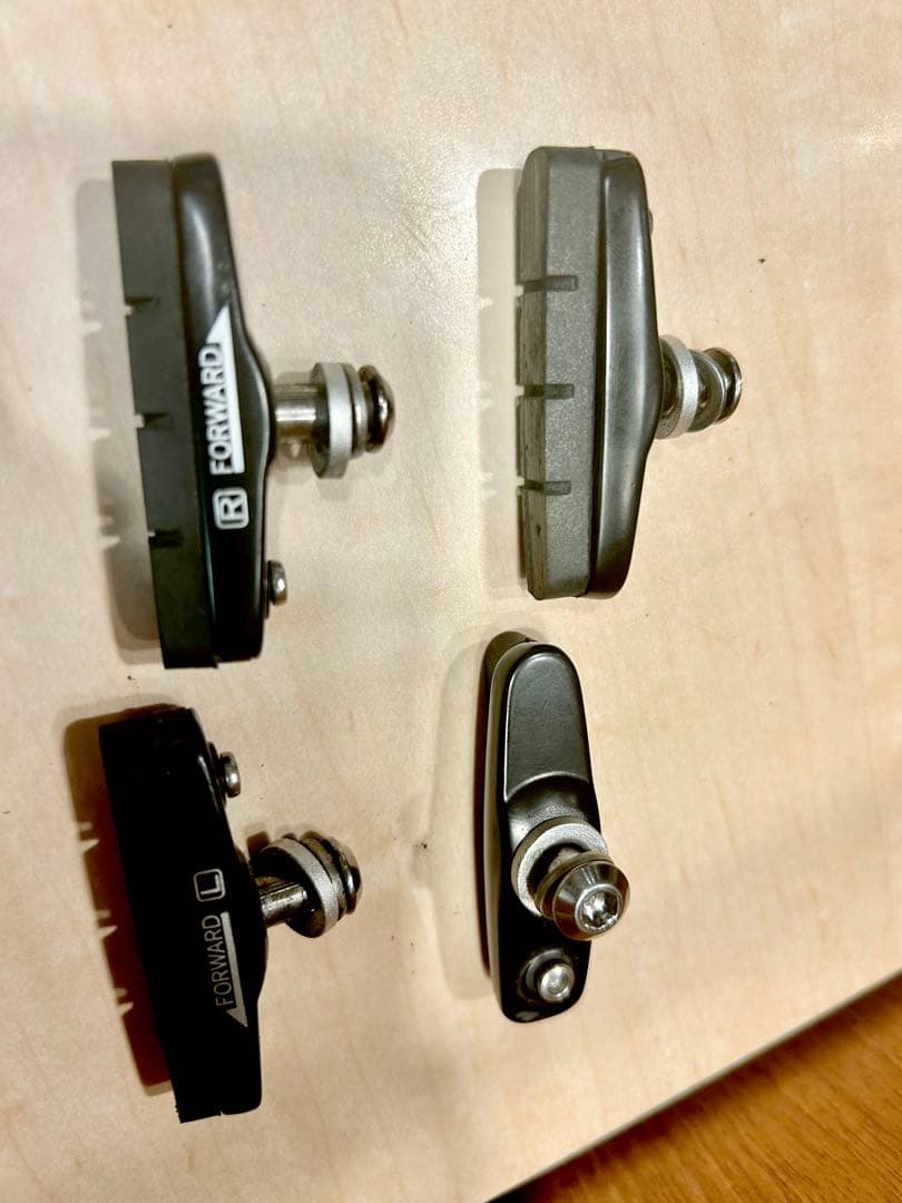 【貴重な白×黒キャリパーブレーキ】MERIDA品ドレスアップ用★カッコいいです！