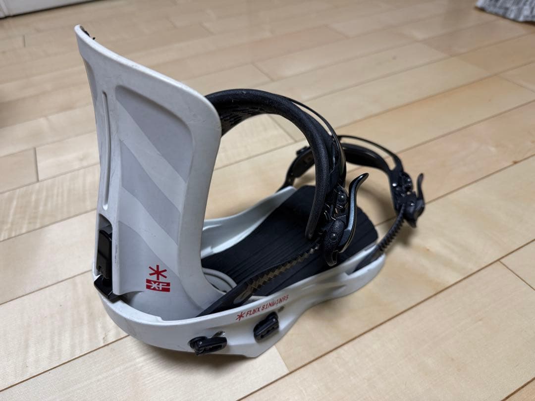 FLUX XFスノーボード ビンディング ホワイト/ブラック