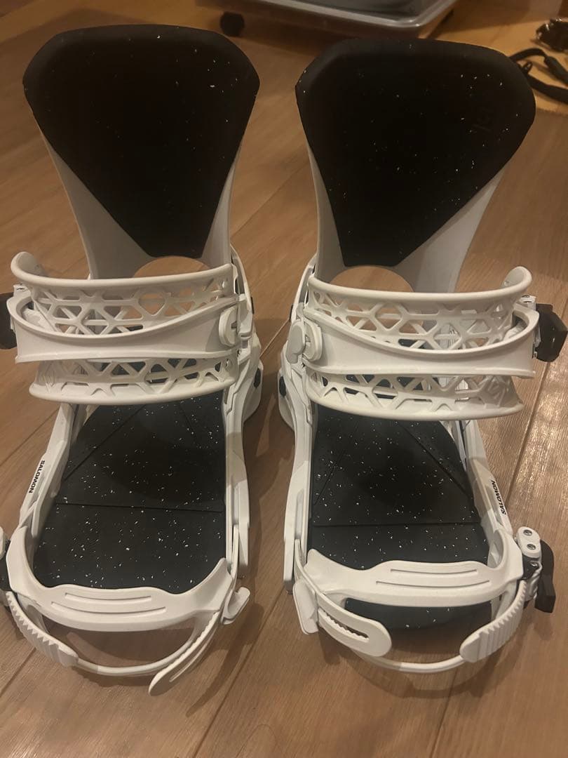 SALOMON DISTRICT HPS ホワイト24-25 中井モデルMサイズ