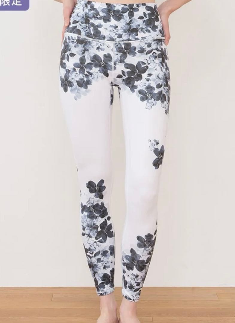 美品ホシSUKALAフルオブフラワーパネルレギンスSサイズ - メルカリ