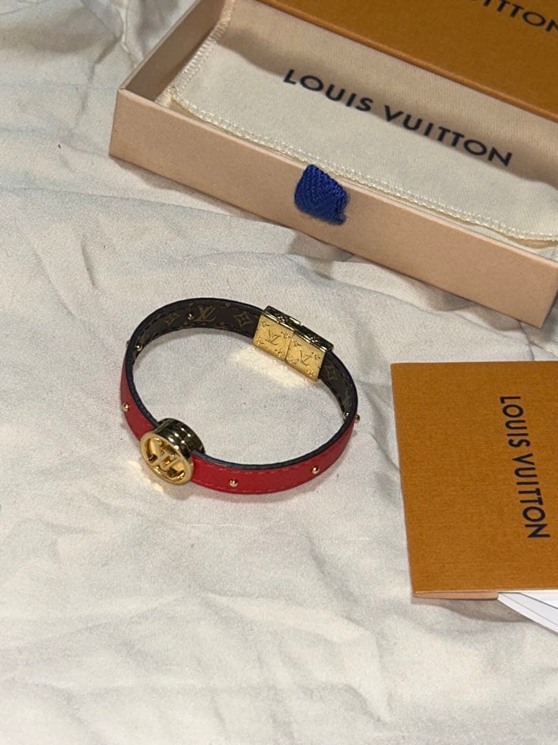 LOUIS VUITTON レザー バングル