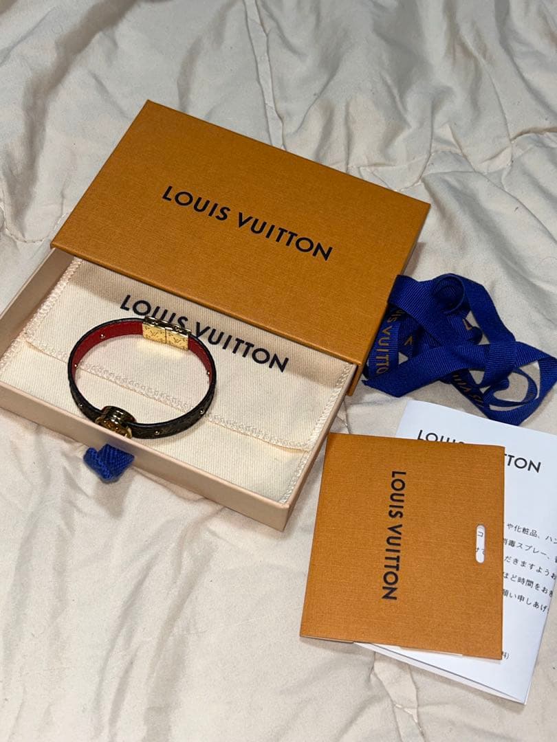 LOUIS VUITTON レザー バングル