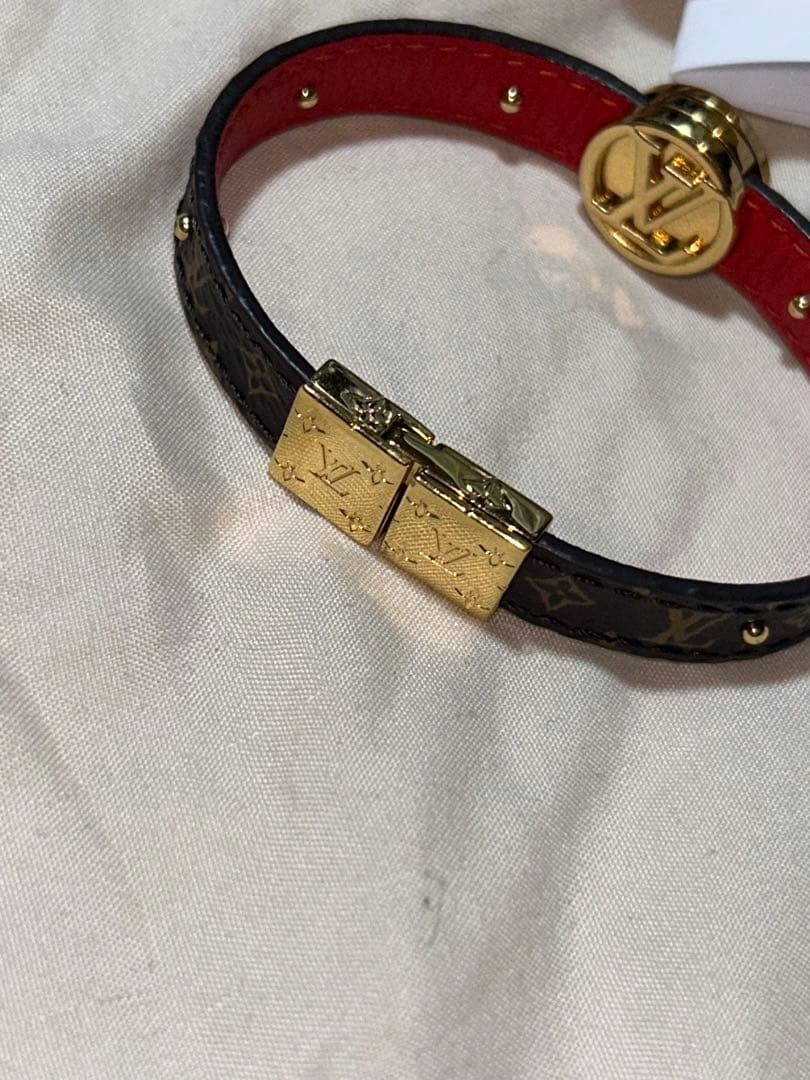 LOUIS VUITTON レザー バングル