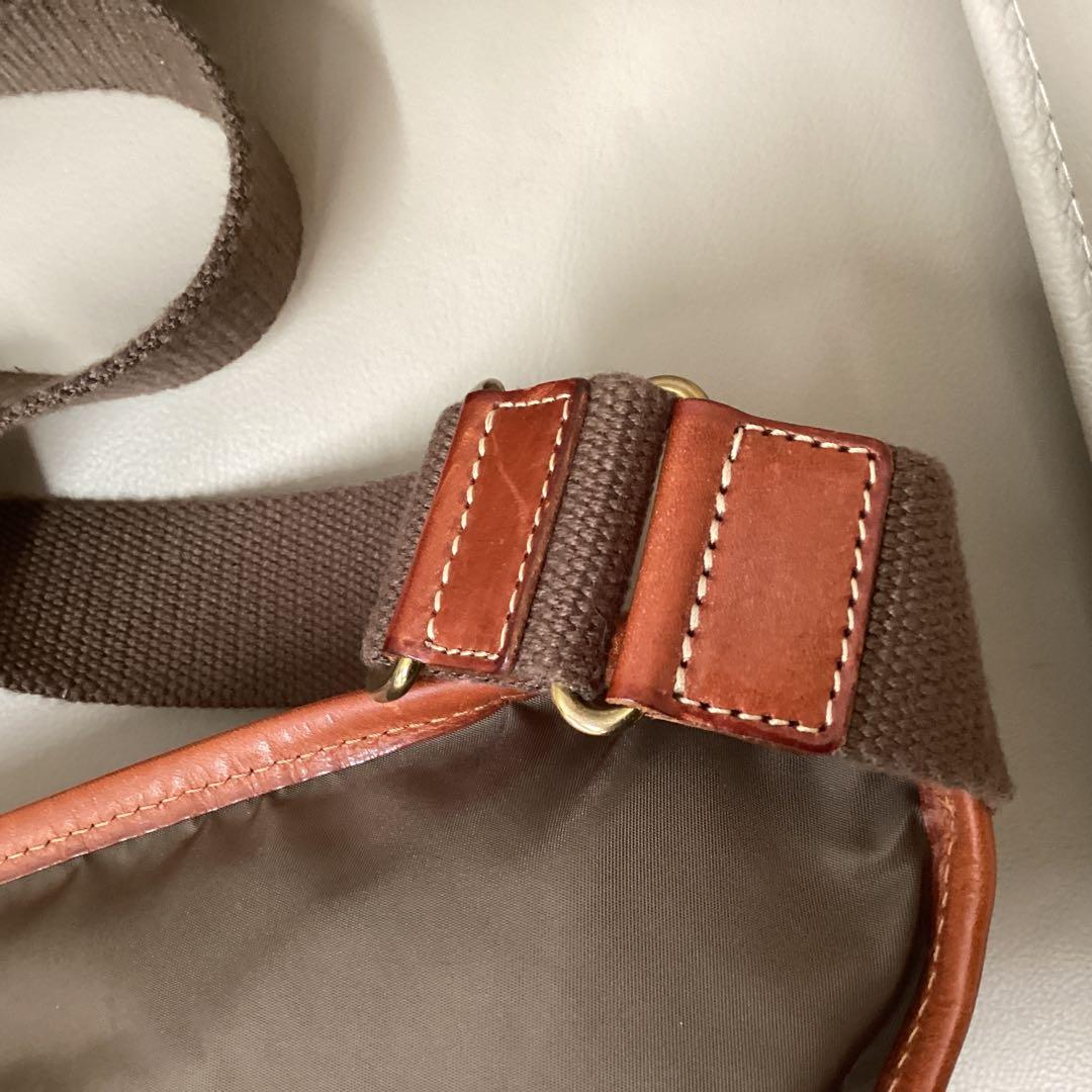 フェリージ　ダニエルボブ、オロビアンコ　ポーター　女性でも可